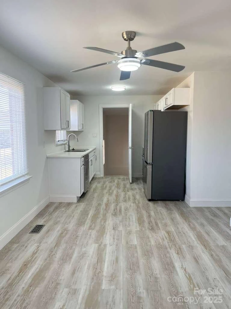 1073 Springdale Drive - Photo 7
