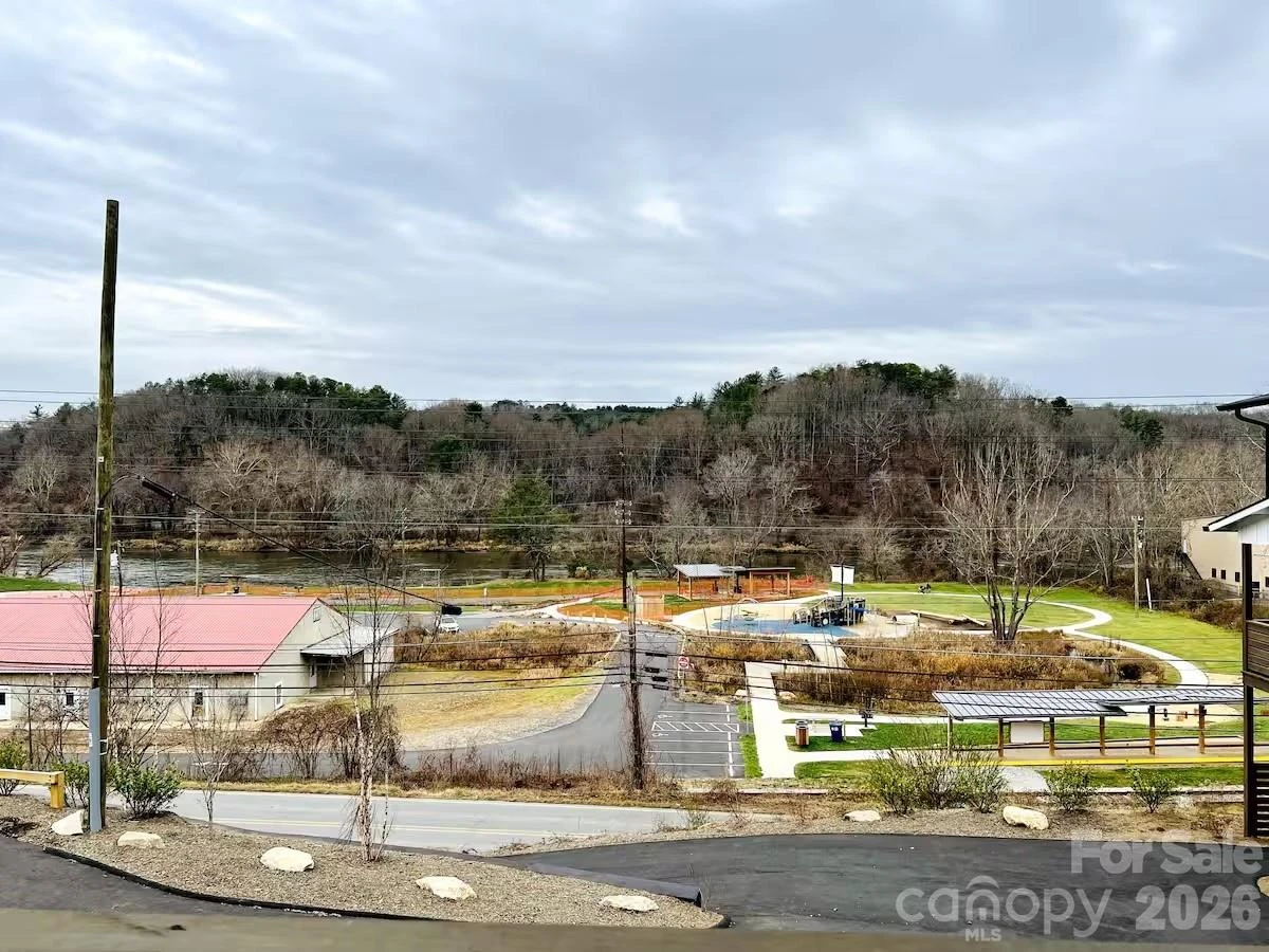 1063 Riverside Drive - Photo 27