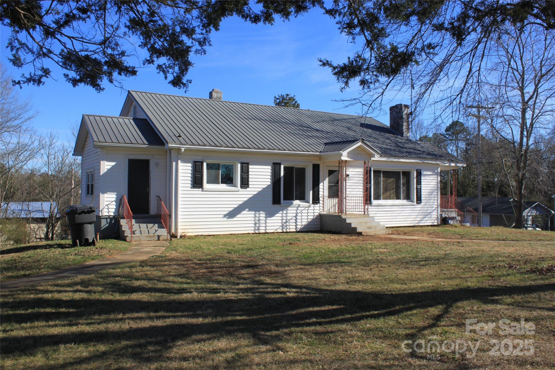 203 Trout Street - Photo 2