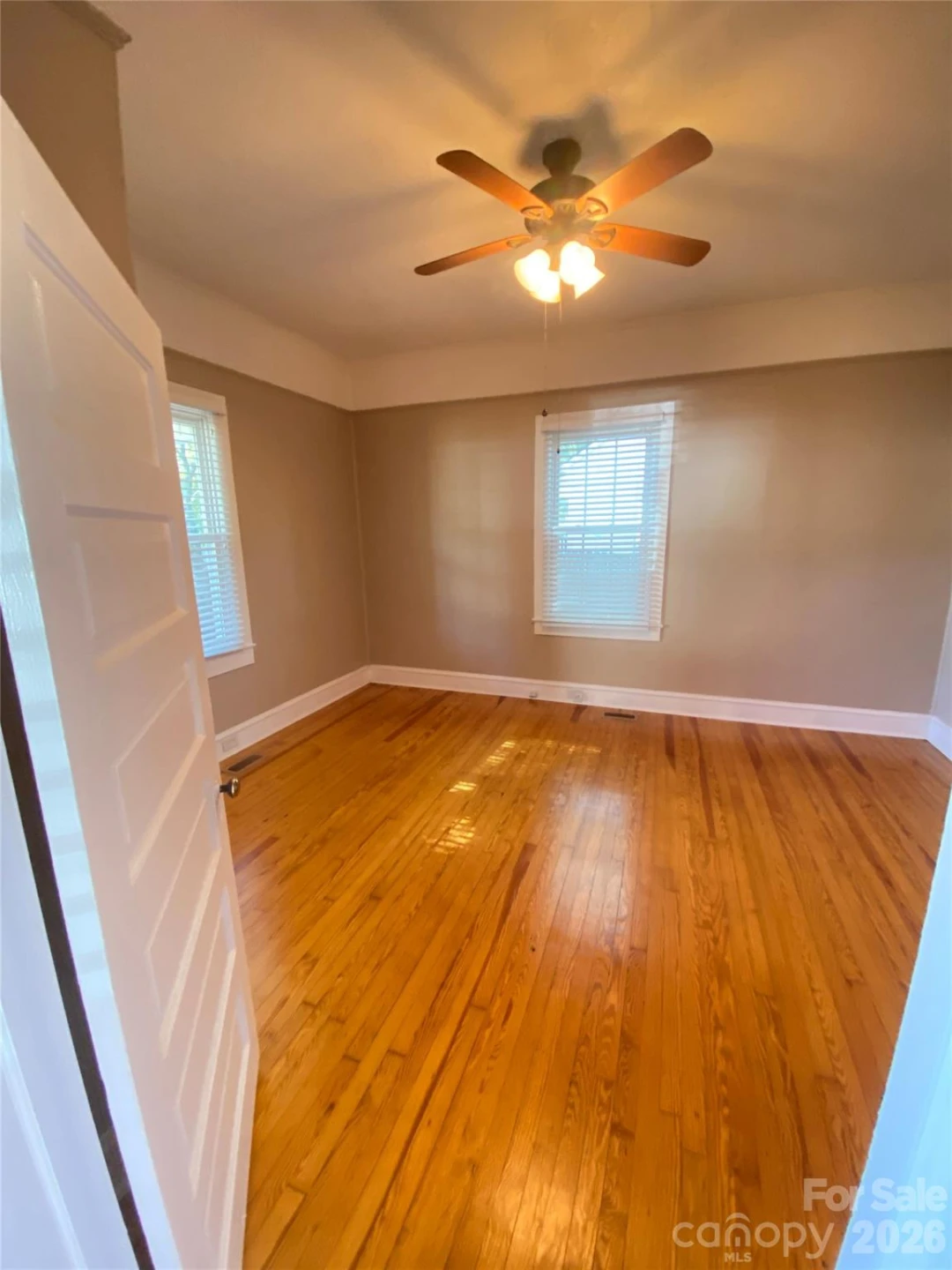 306 York Avenue - Photo 11
