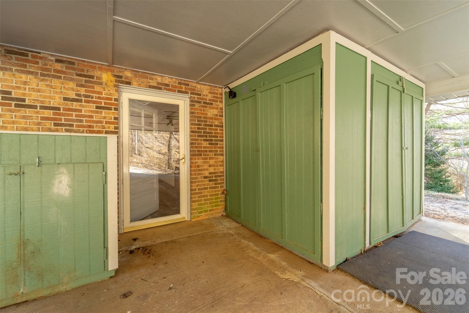 1037 Country Club Drive - Photo 32