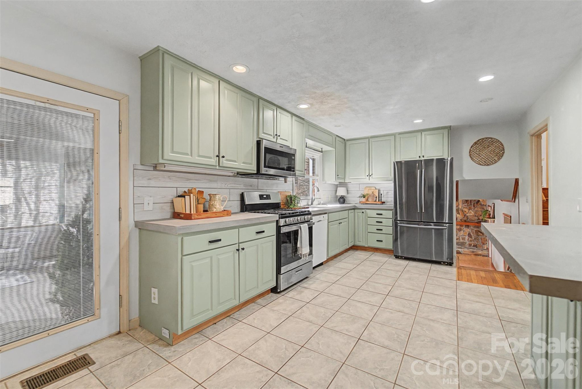 1037 Country Club Drive - Photo 9