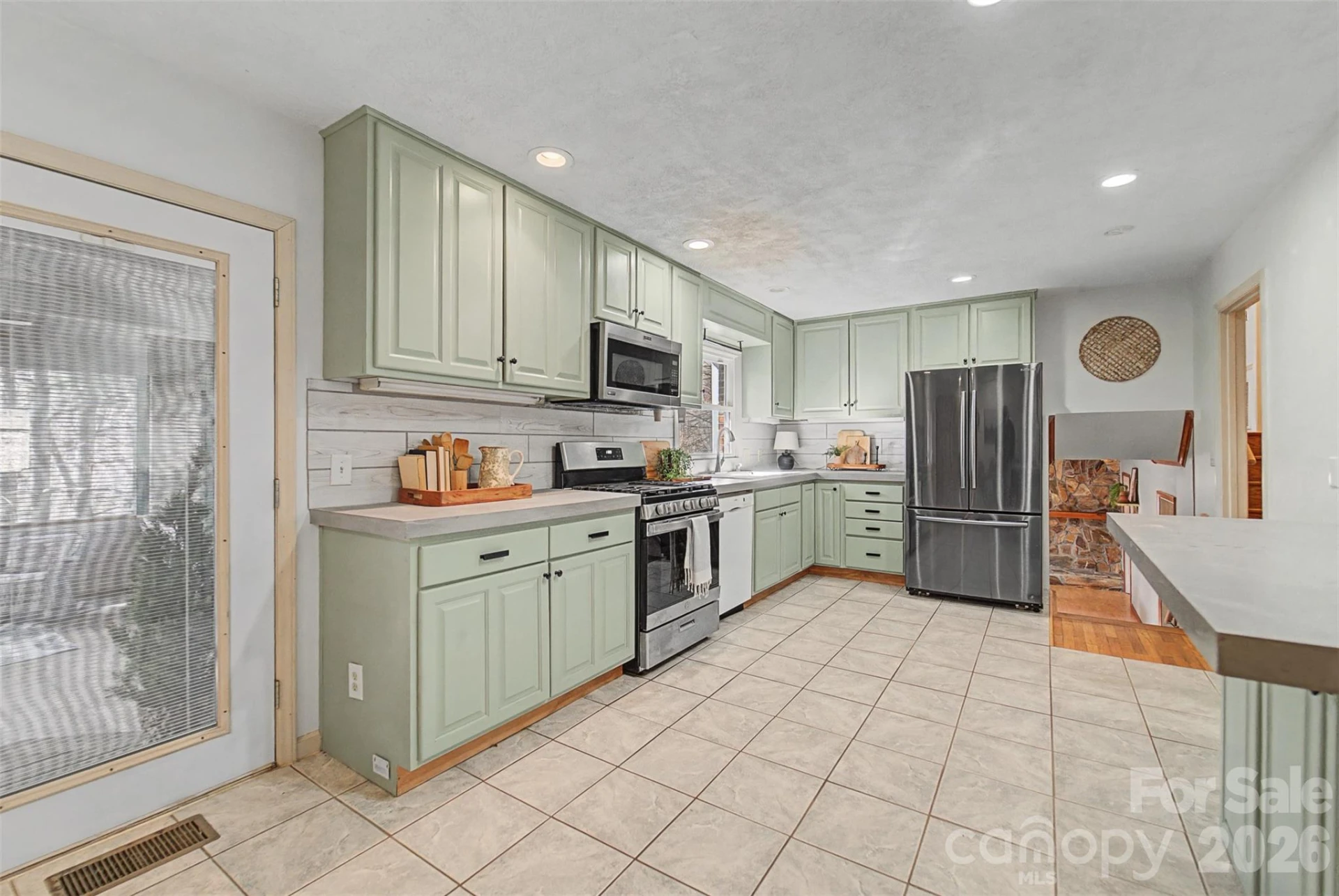 1037 Country Club Drive - Photo 9
