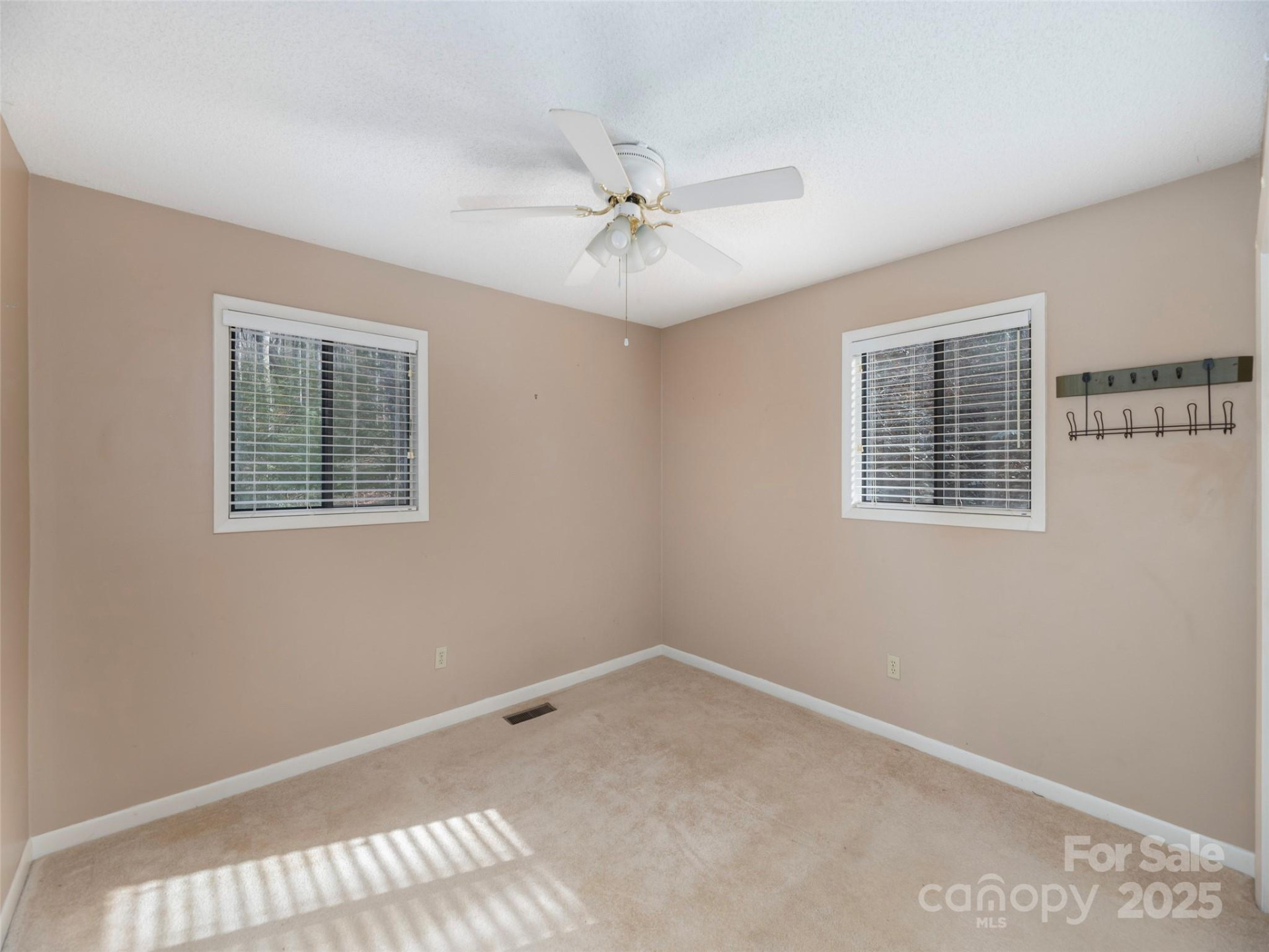 1392 Mount Chalet Road - Photo 13