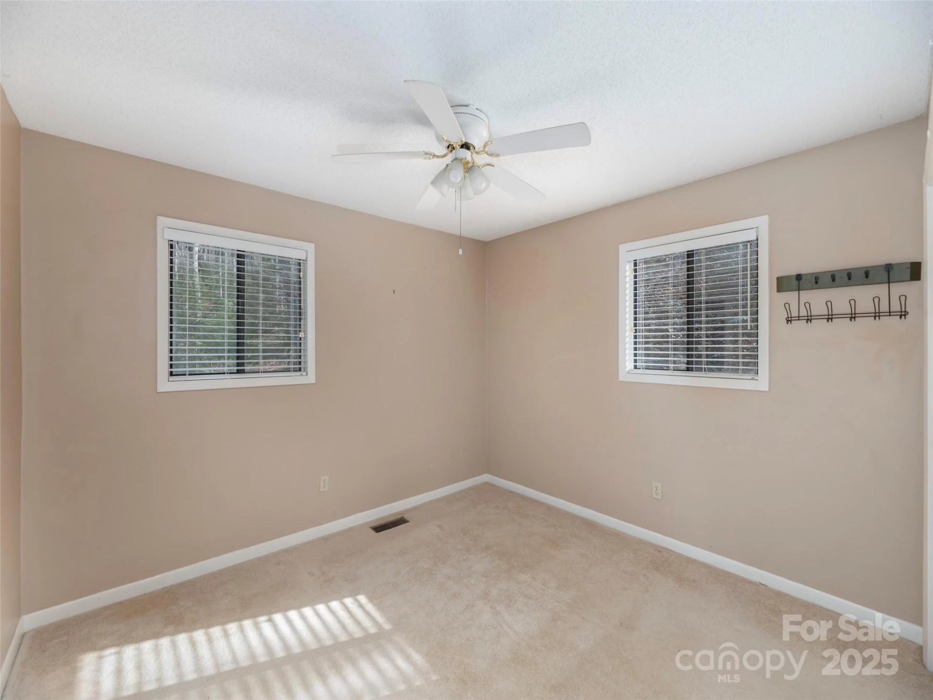 1392 Mount Chalet Road - Photo 13