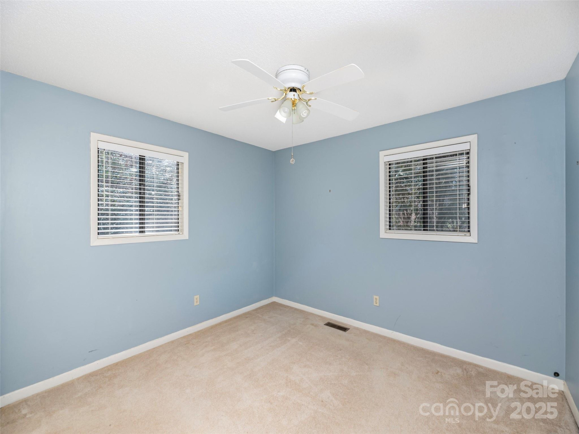 1392 Mount Chalet Road - Photo 15