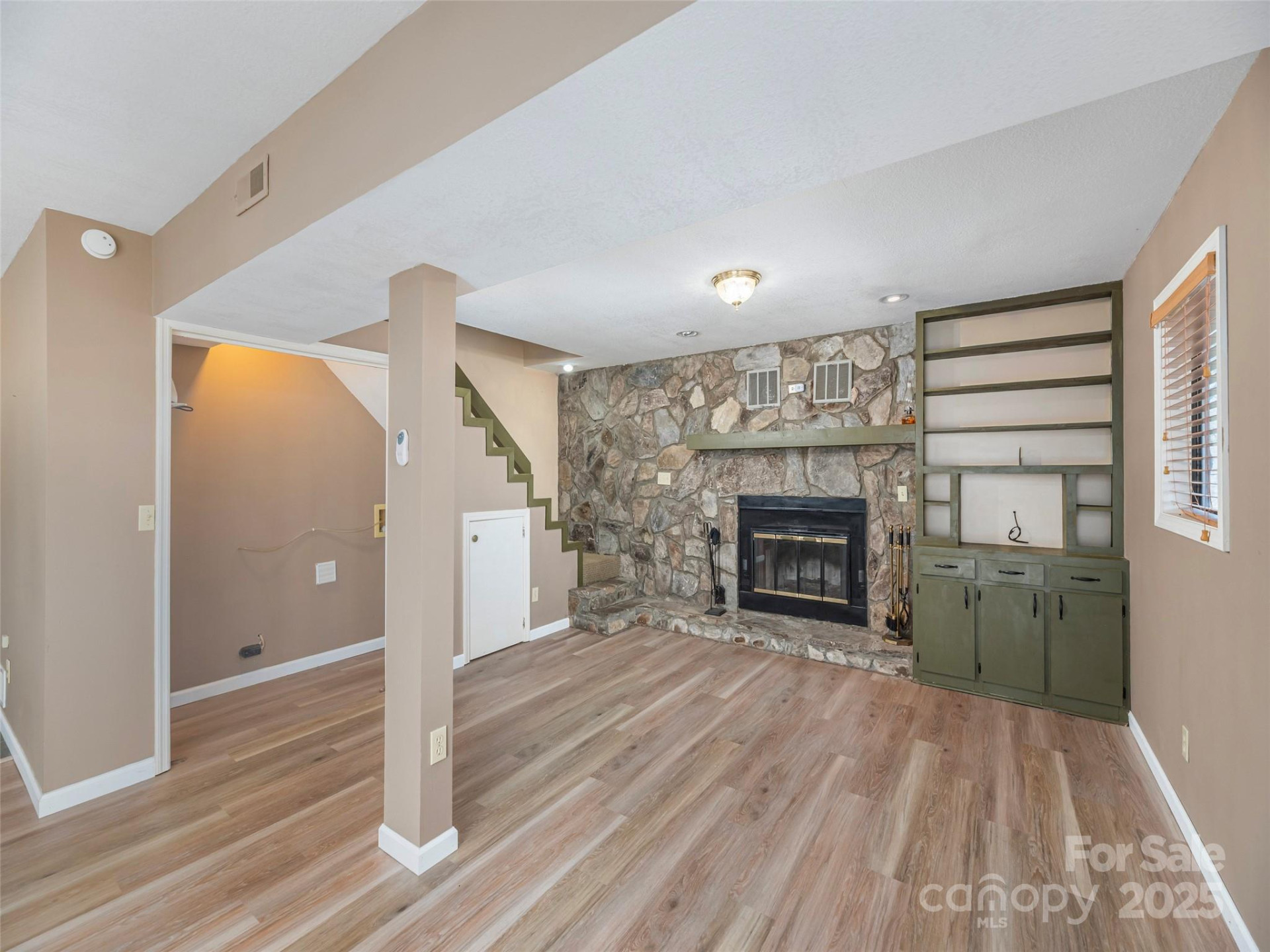 1392 Mount Chalet Road - Photo 17