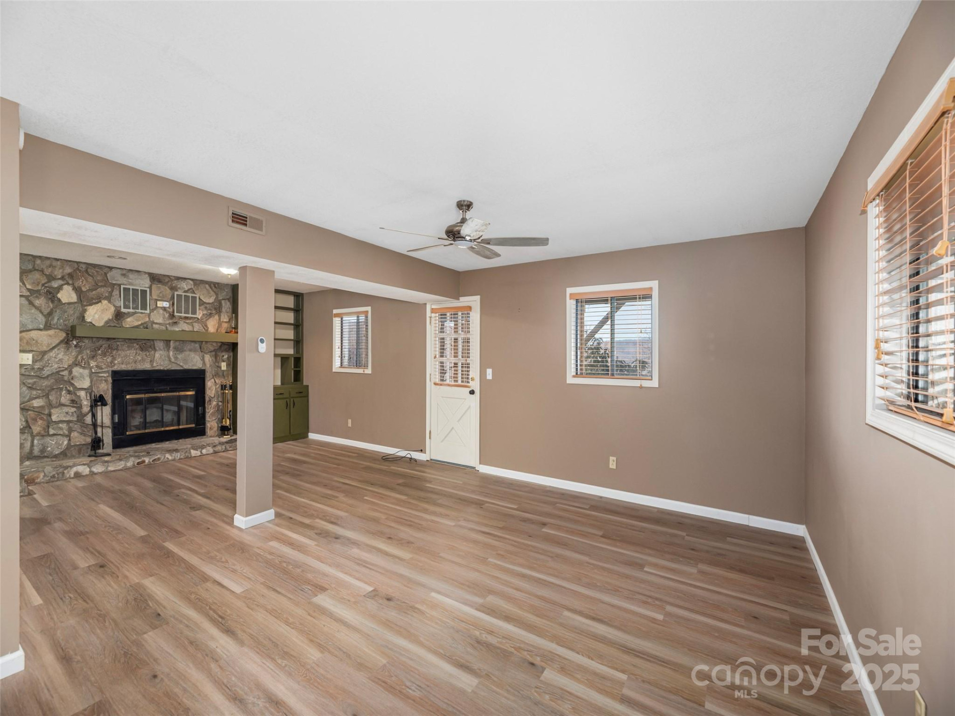 1392 Mount Chalet Road - Photo 18