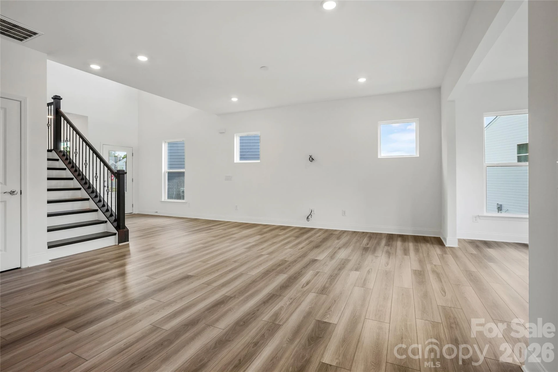 9347 Moss Plantation Avenue - Photo 3