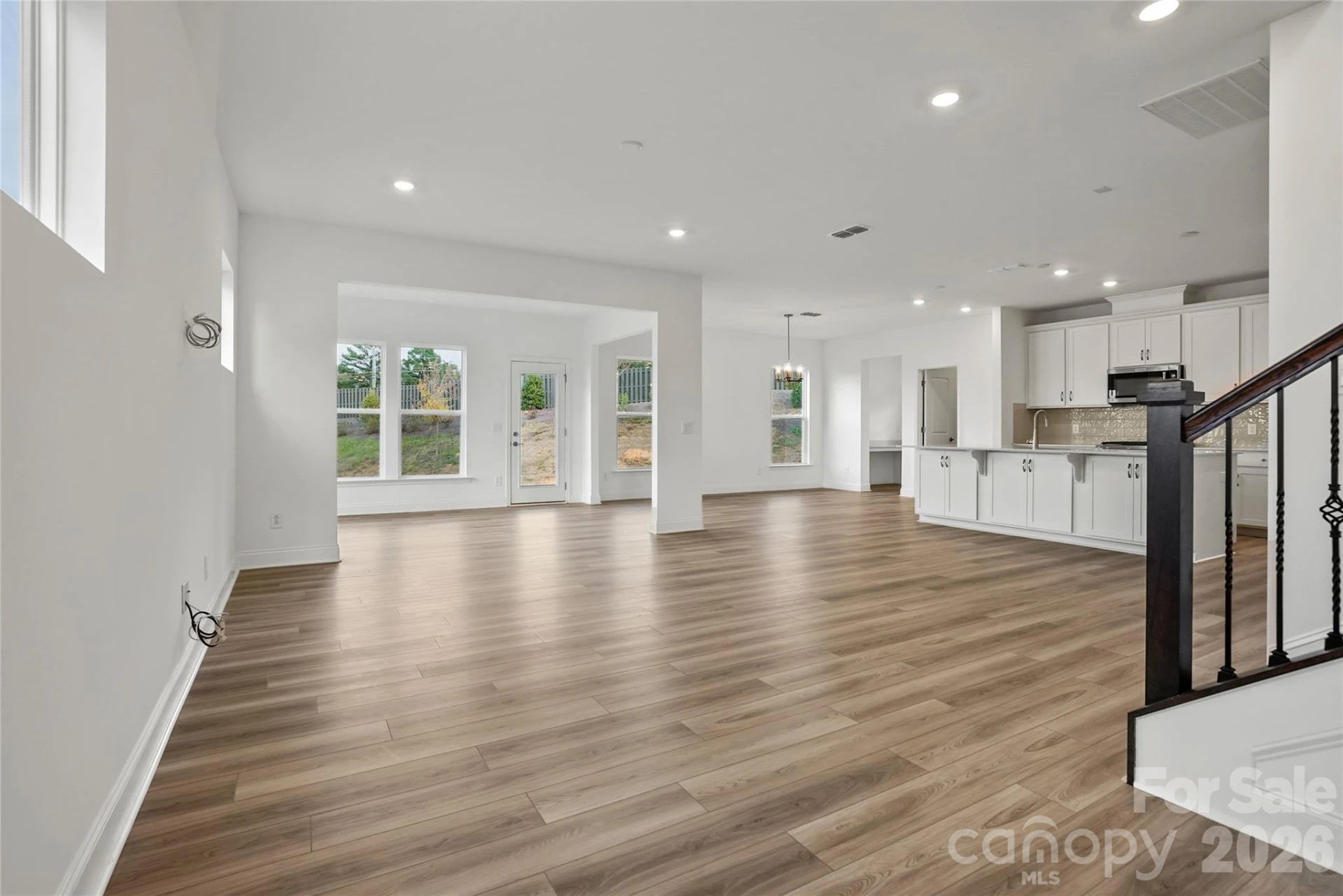 9347 Moss Plantation Avenue - Photo 4