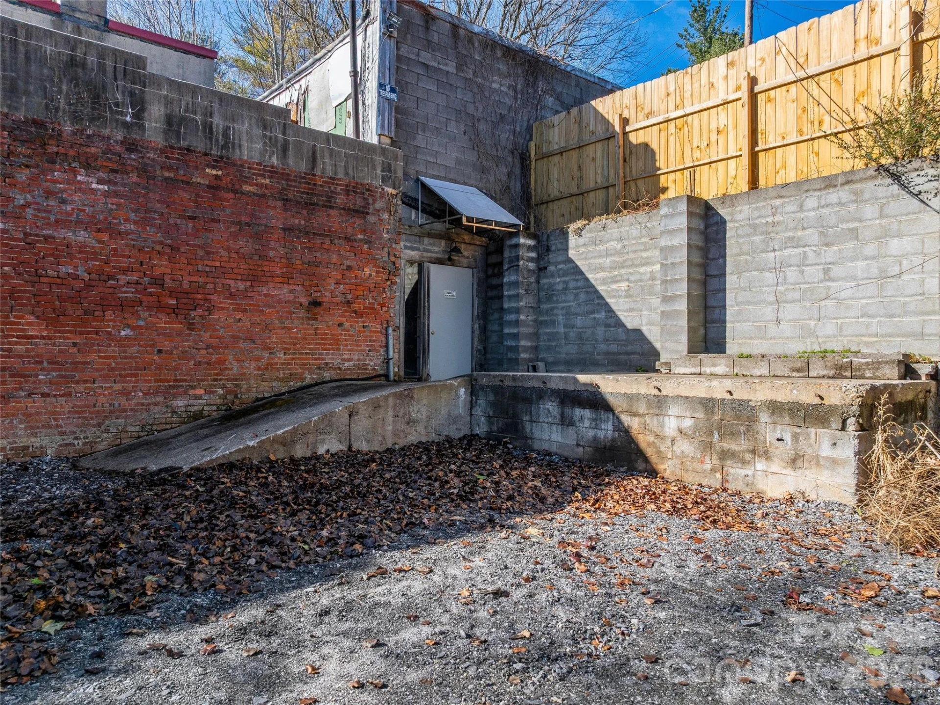204 Sutton Avenue - Photo 37