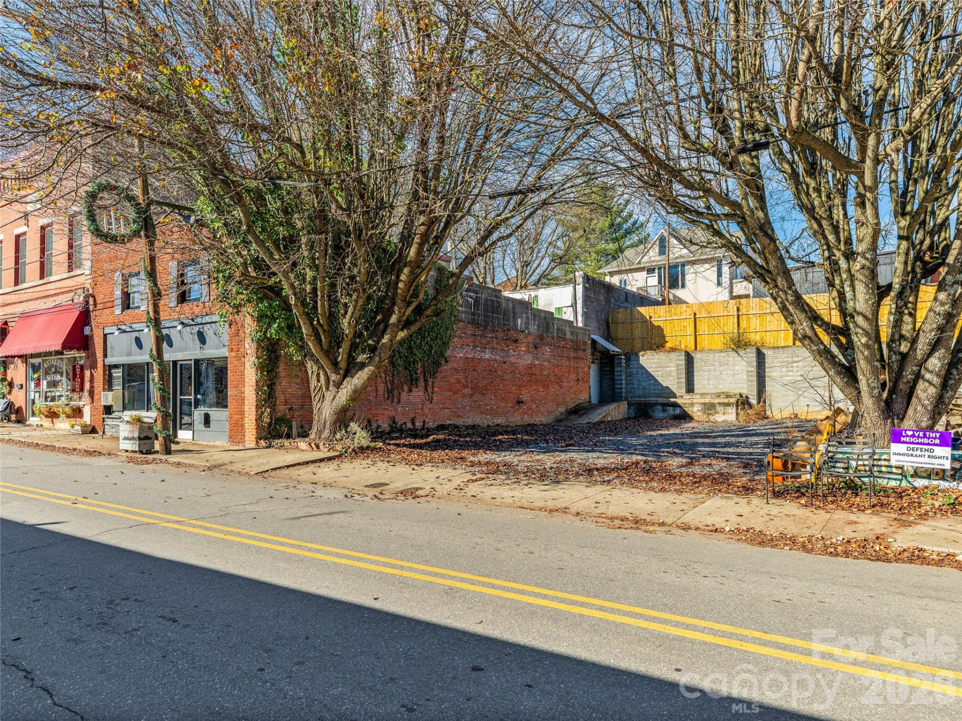 204 Sutton Avenue - Photo 8