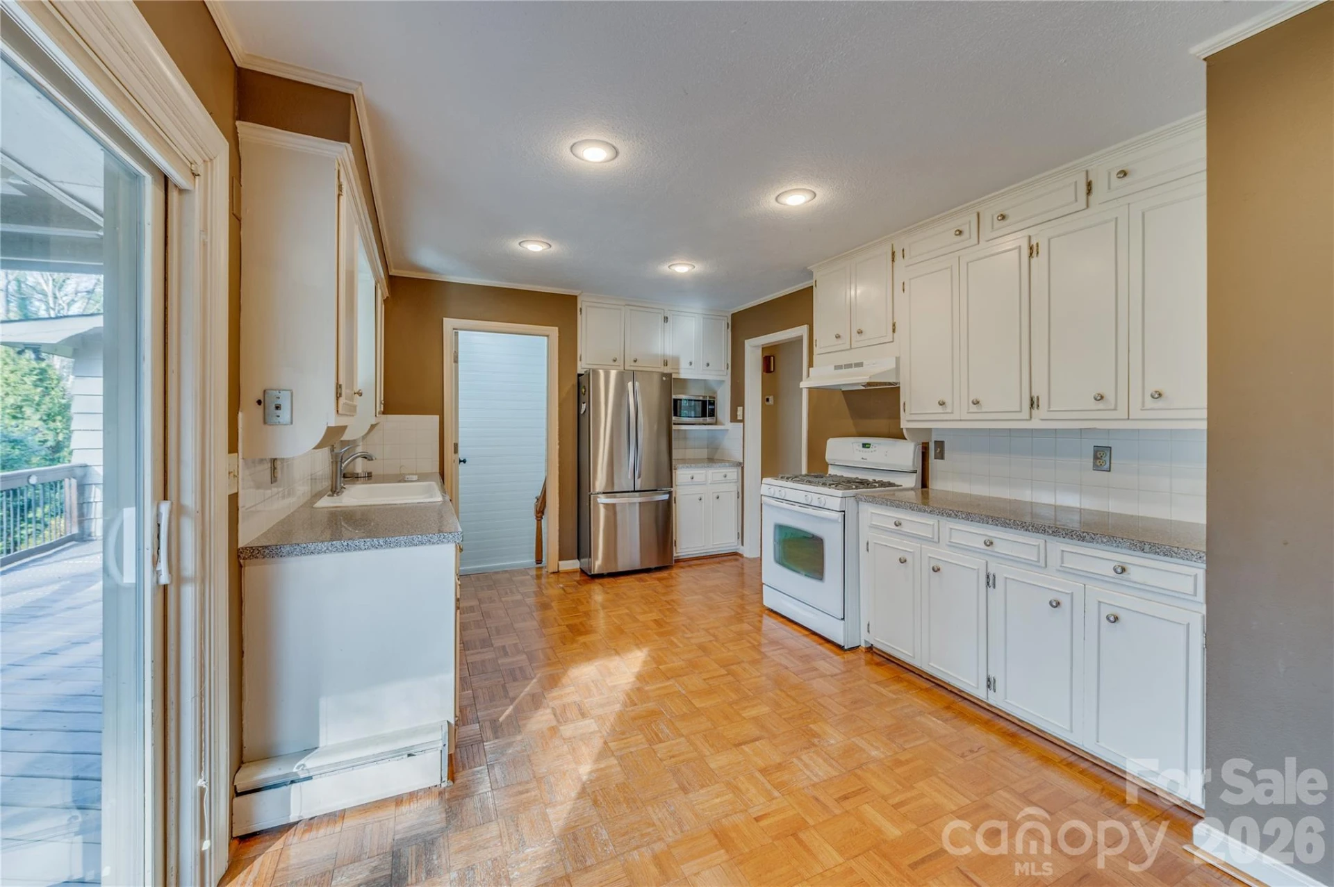 111 Kinwood Street - Photo 11