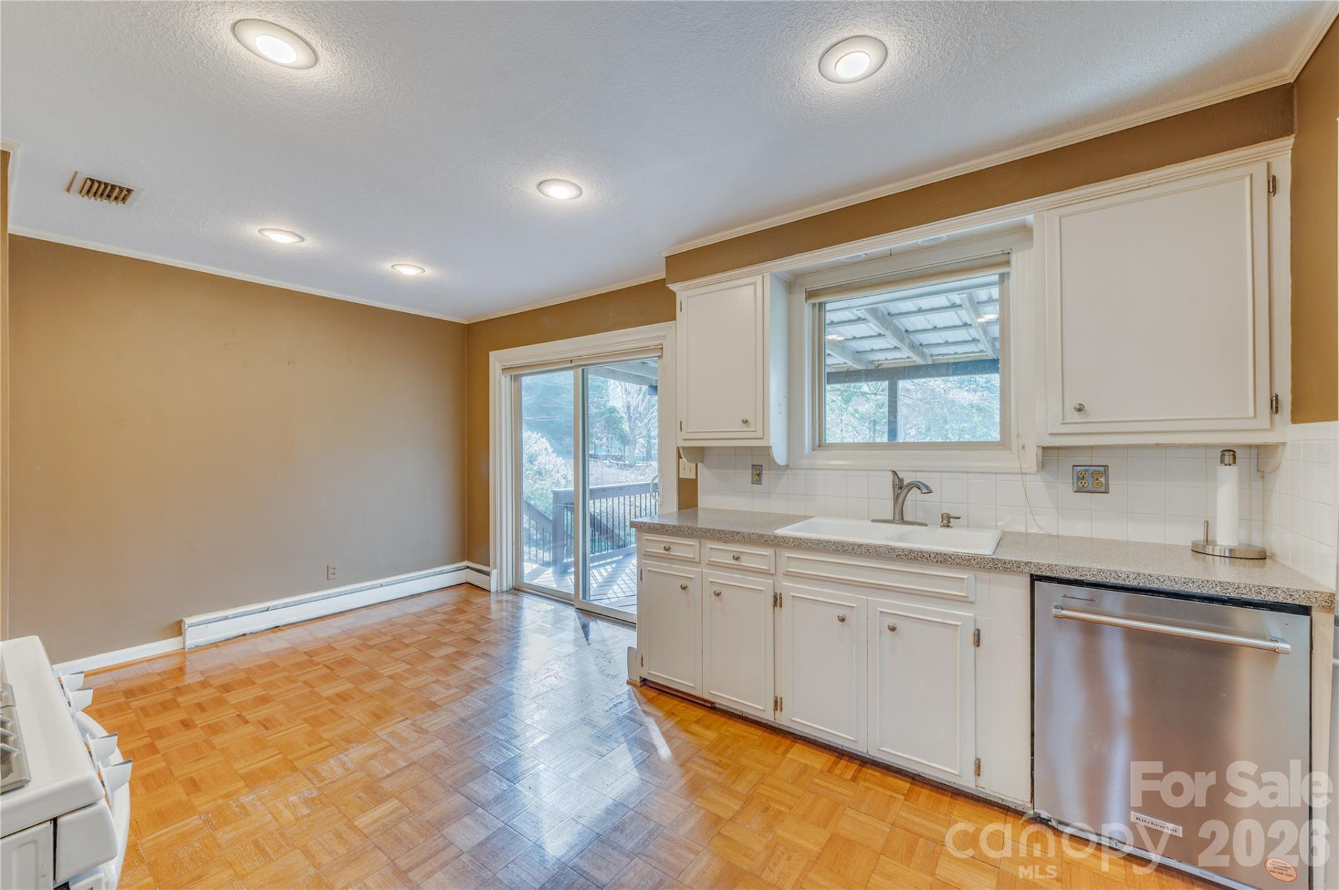 111 Kinwood Street - Photo 12