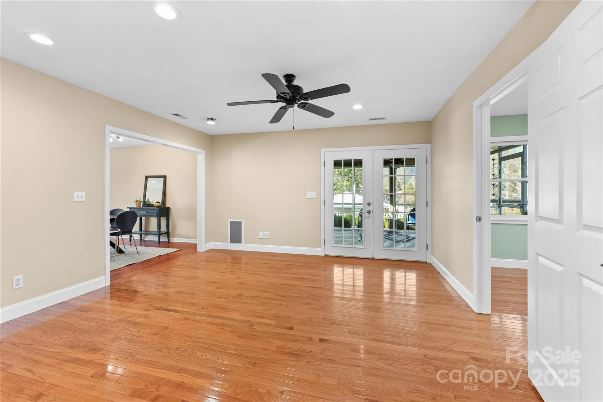 32 Southwicke Drive - Photo 32