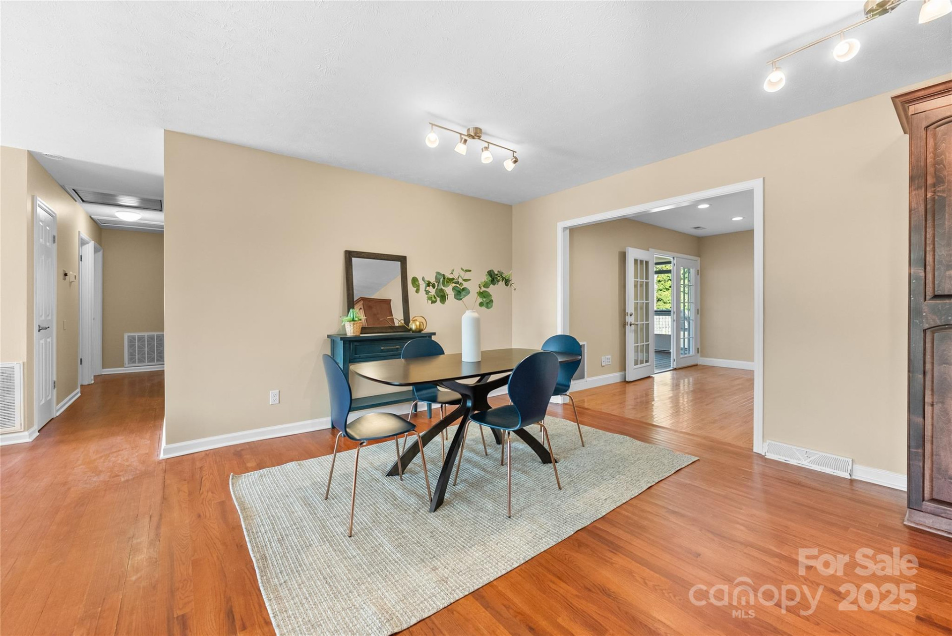 32 Southwicke Drive - Photo 9