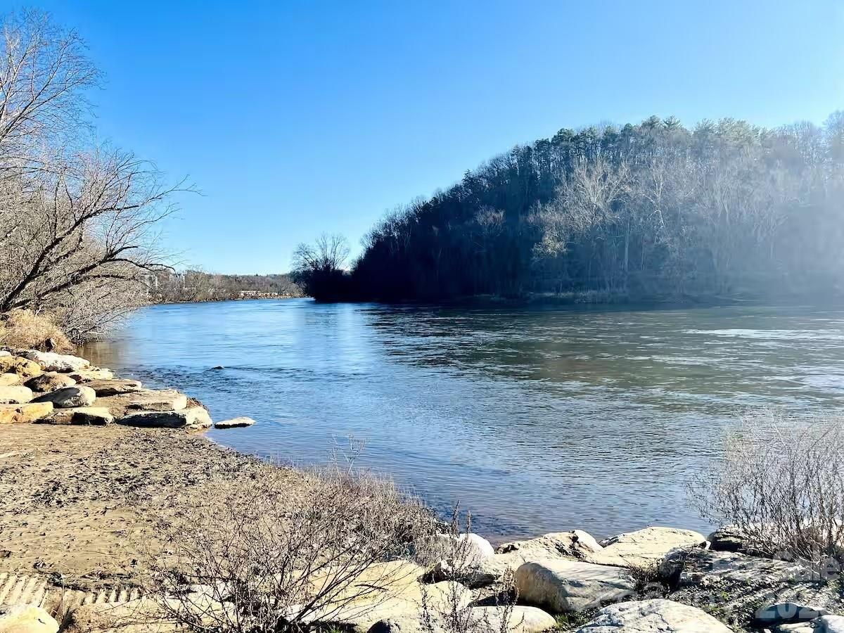 1057, 1061, 1063 Riverside Drive - Photo 18