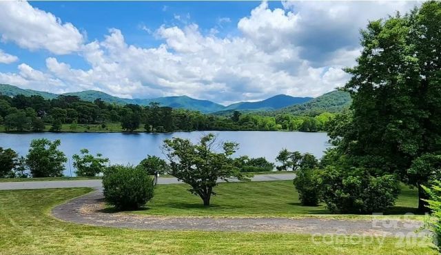 21 Edgewater Lane, Asheville, NC, 28804