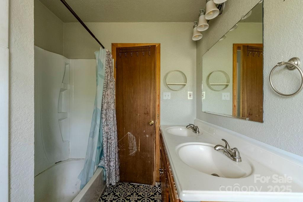 170 Clifton Avenue - Photo 18