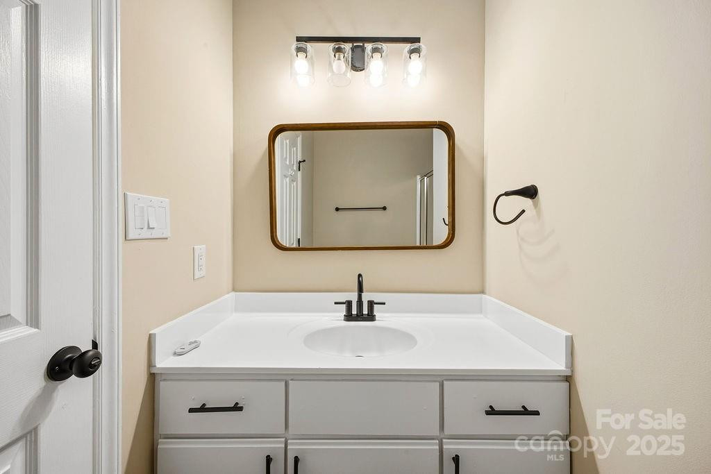 1605 Abbey Circle - Photo 27