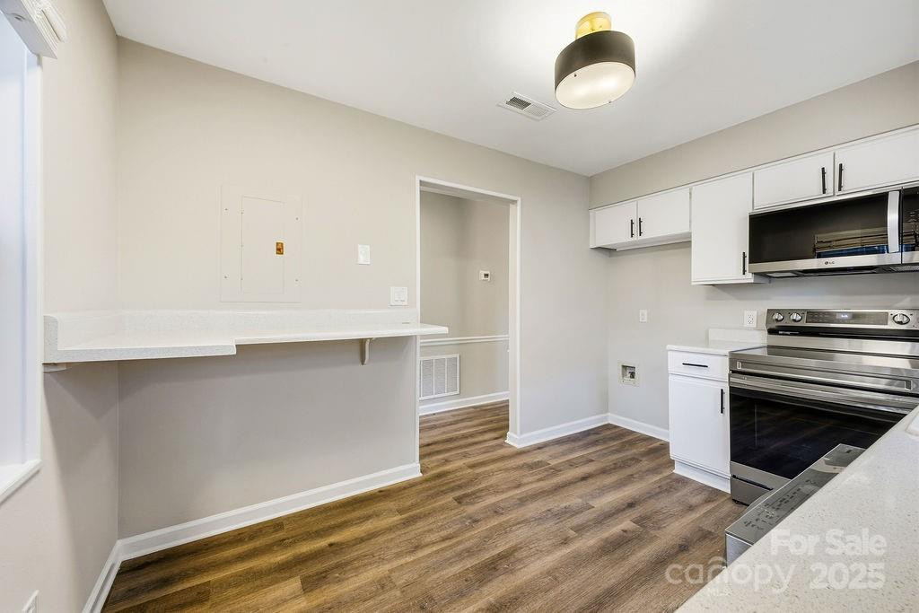 1605 Abbey Circle - Photo 9