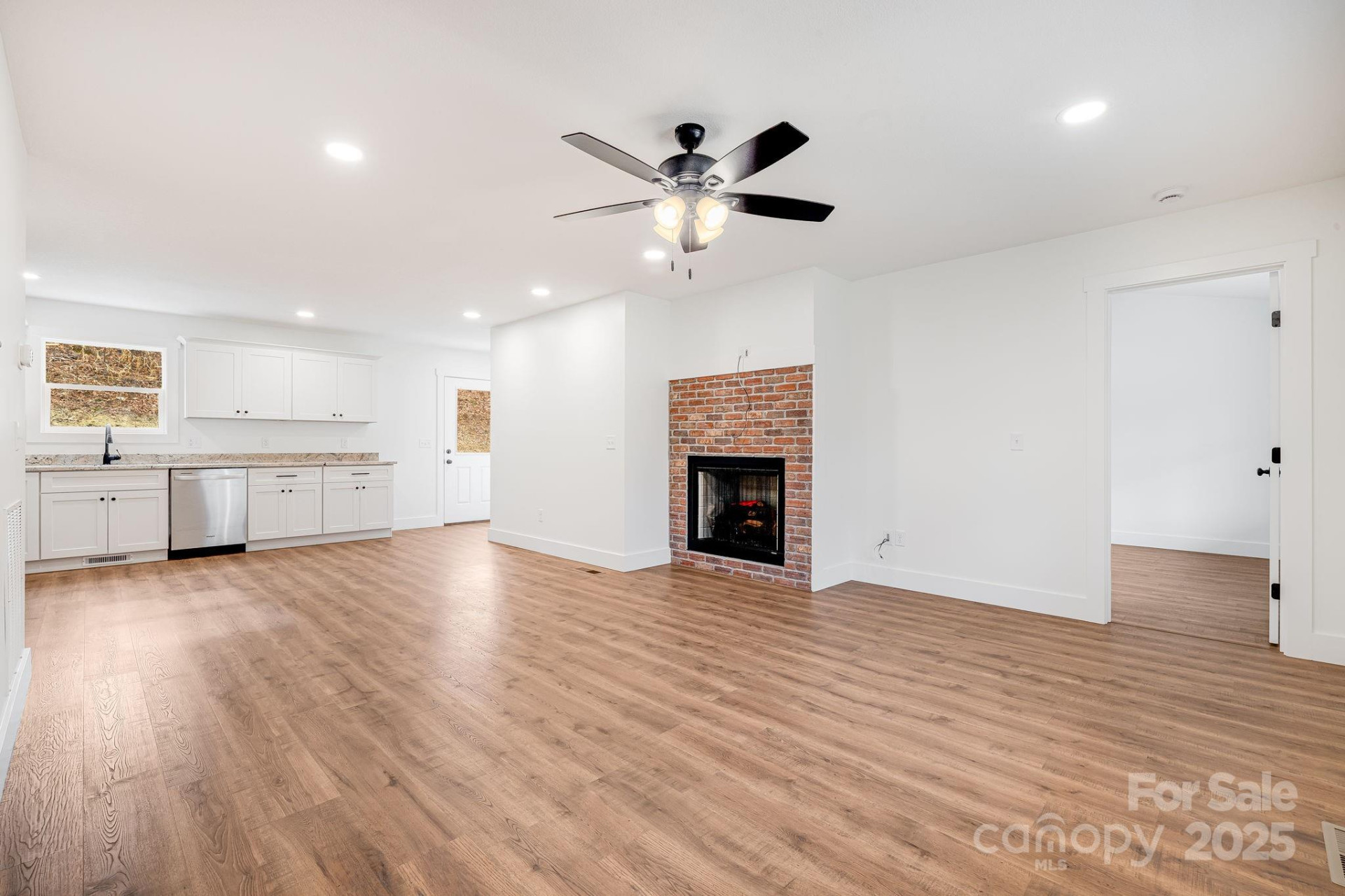 382 Holtzclaw Street - Photo 9