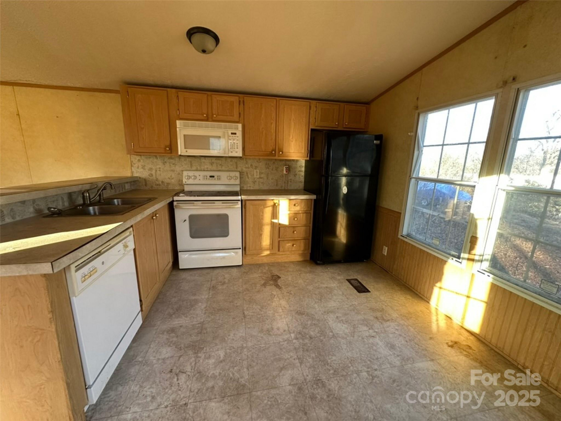 200 Rolling Oaks Drive - Photo 5