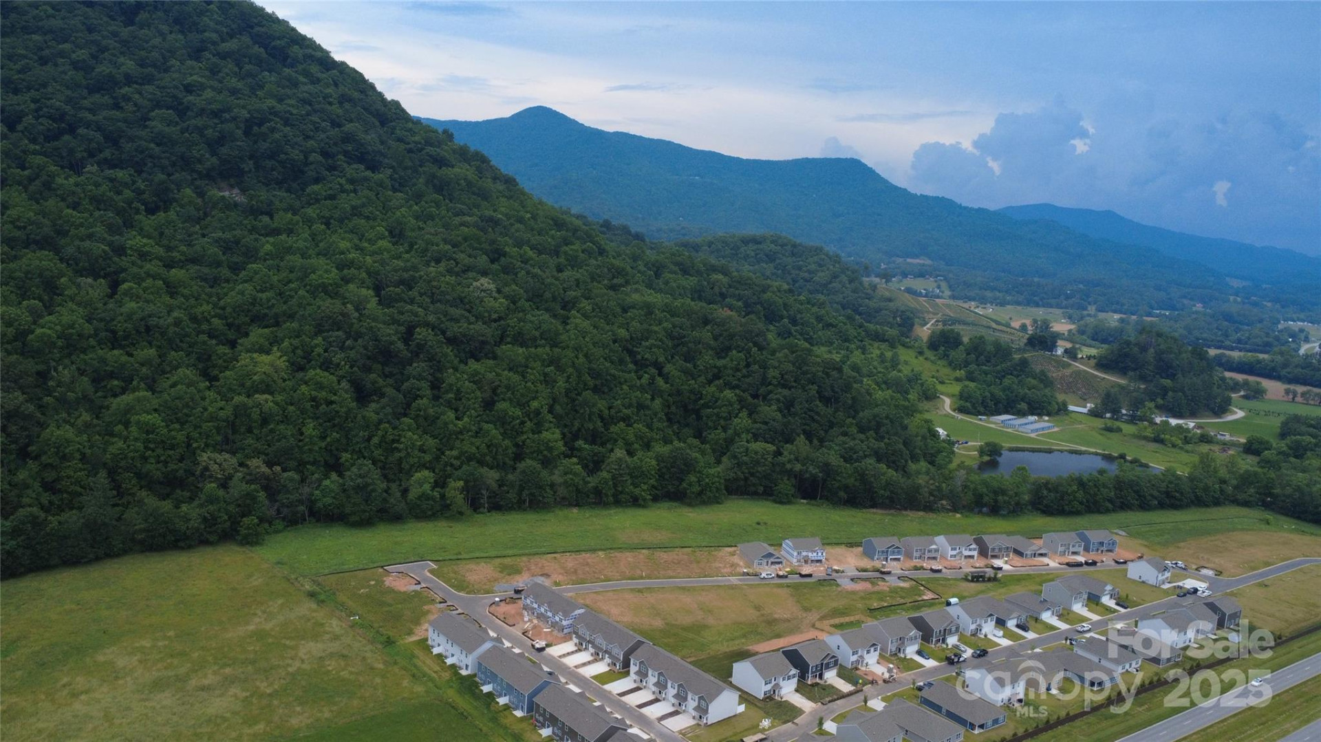 135 Wildbrook Drive - Photo 2