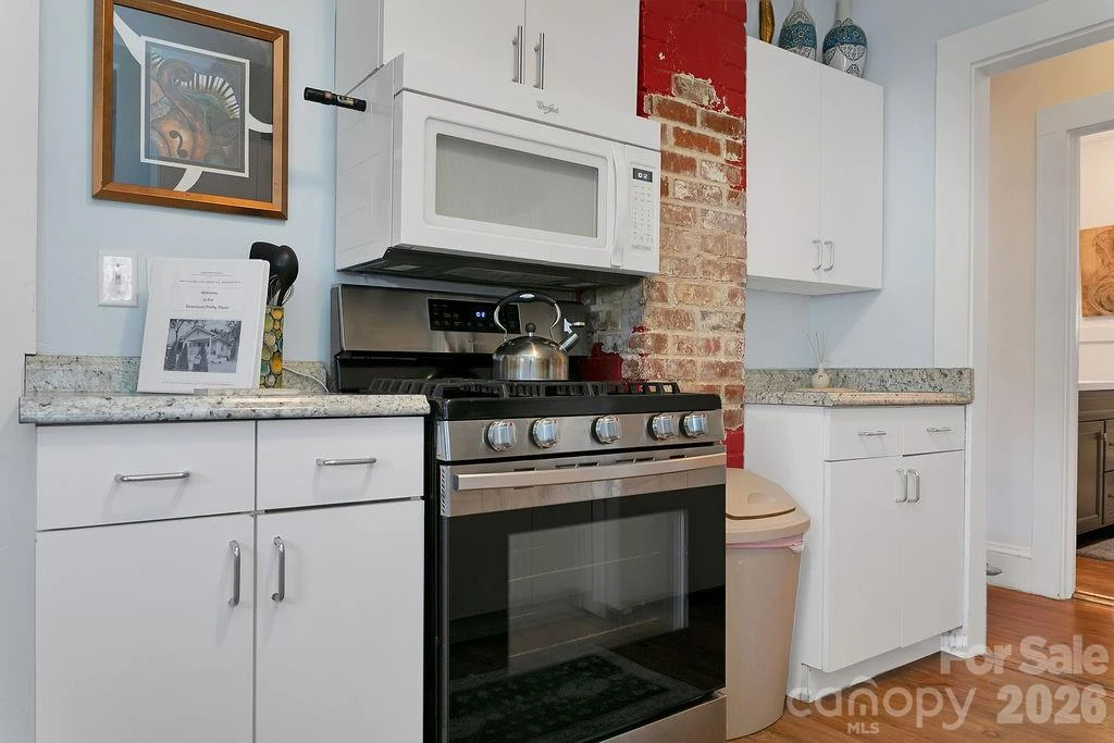 44 Oaklawn Avenue - Photo 14