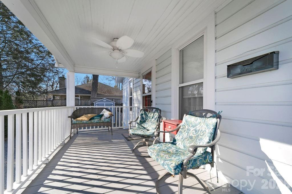 44 Oaklawn Avenue - Photo 4