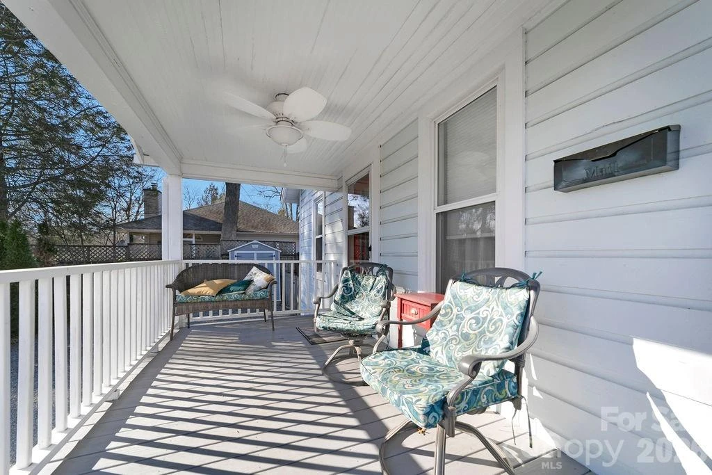 44 Oaklawn Avenue - Photo 4
