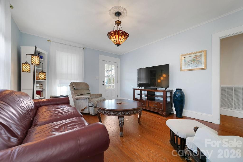 44 Oaklawn Avenue - Photo 7