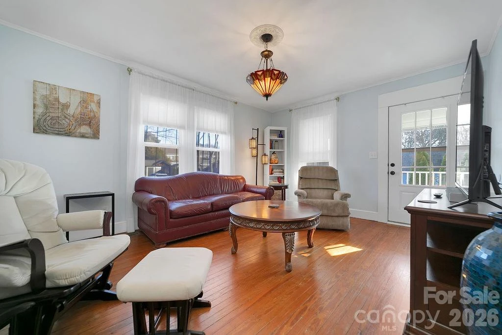44 Oaklawn Avenue - Photo 8