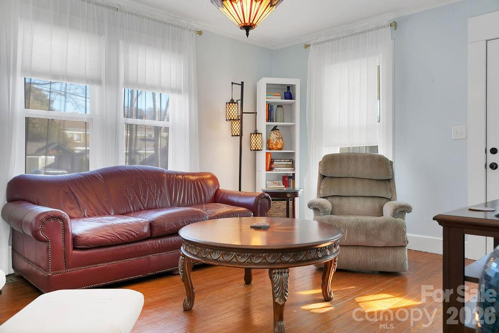44 Oaklawn Avenue - Photo 9