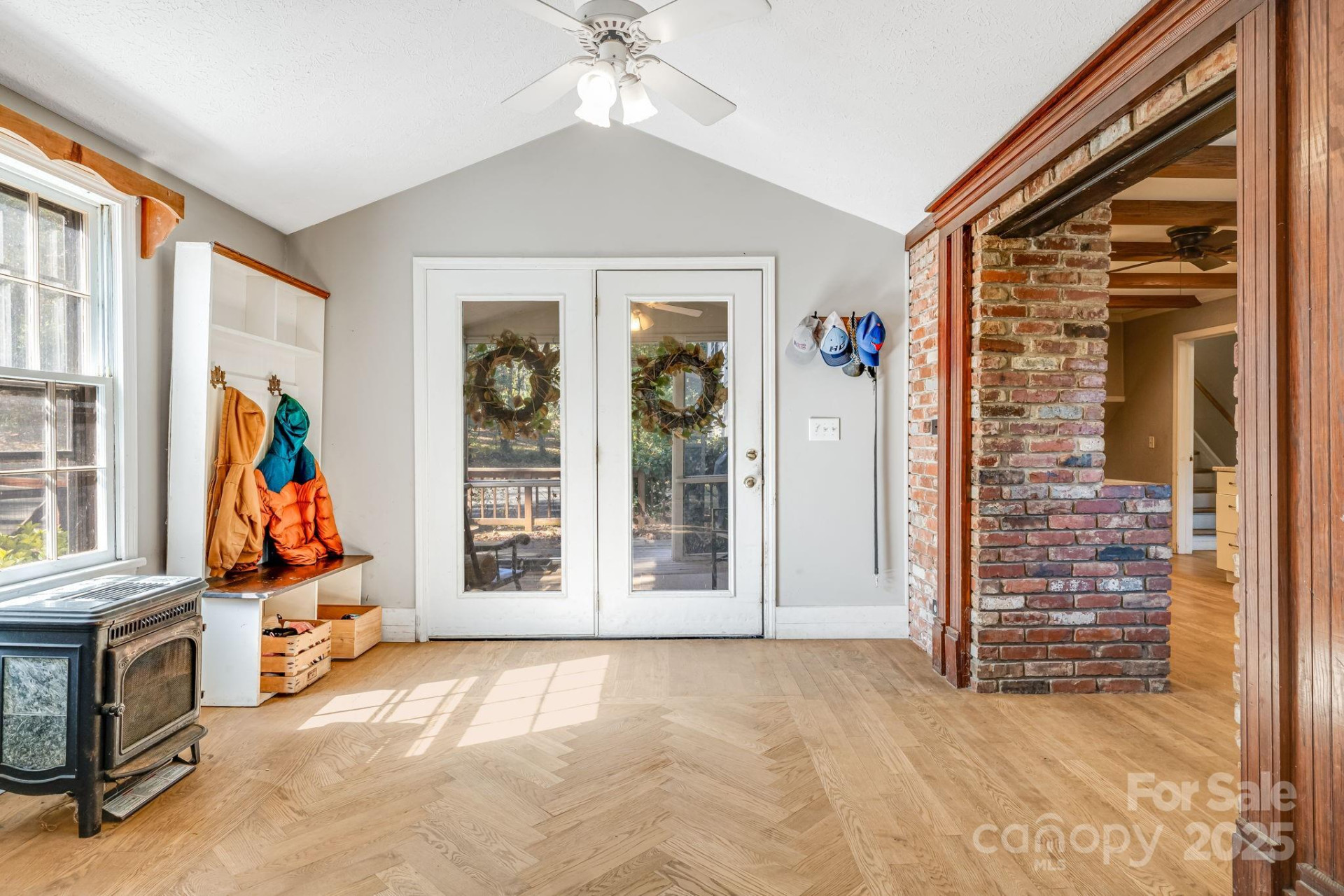 203 Davis Mountain Road - Photo 2