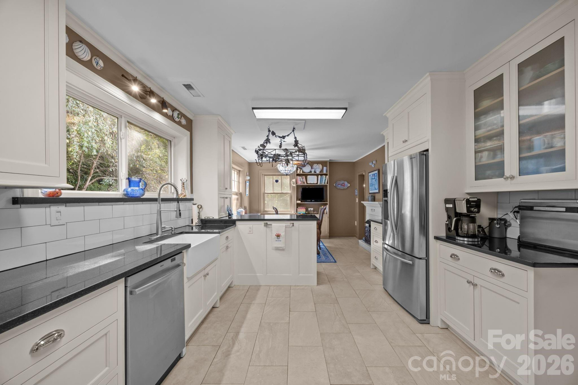 185 Macon Avenue #10B - Photo 16