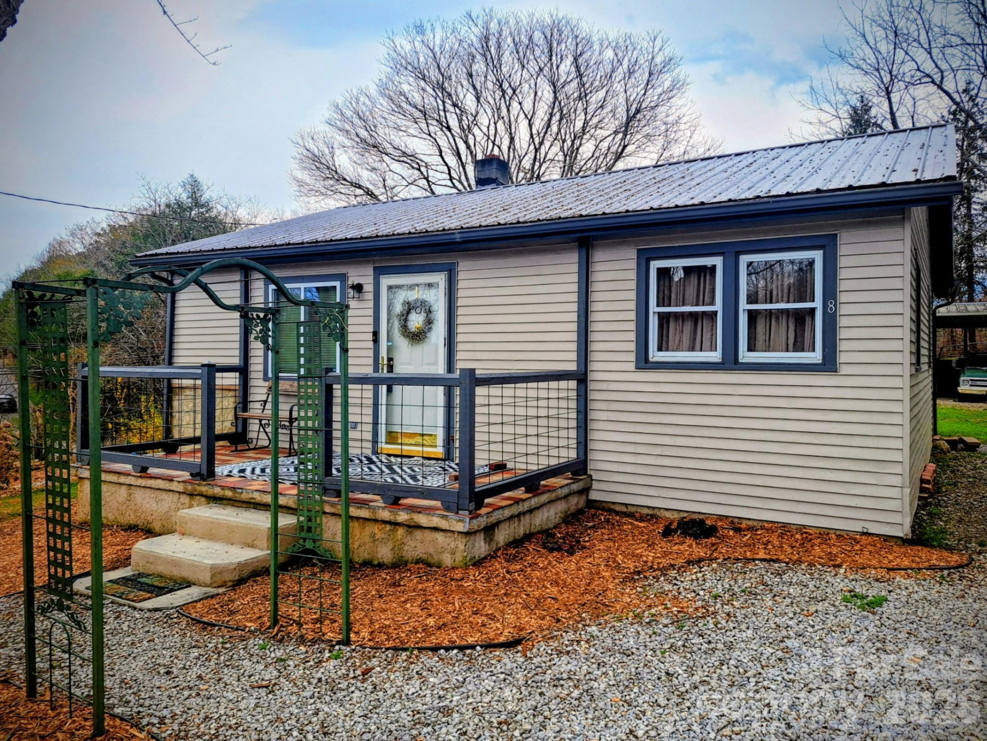 8 Linda Vista Drive - Photo 2