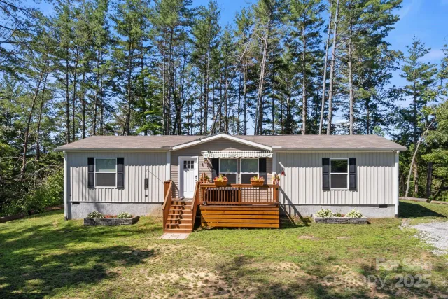 102 Kiwassa Lane