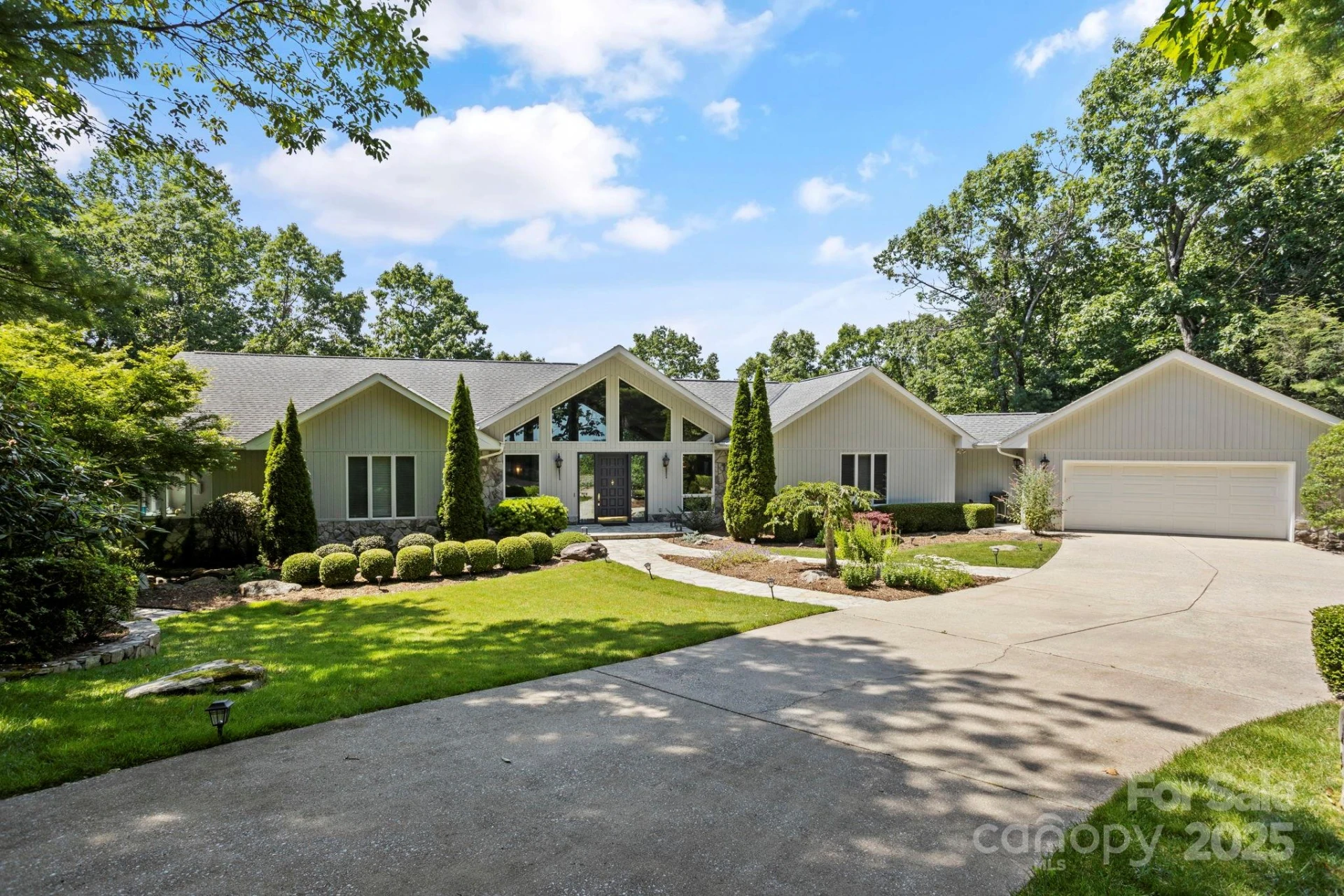 101 Beckwood Court