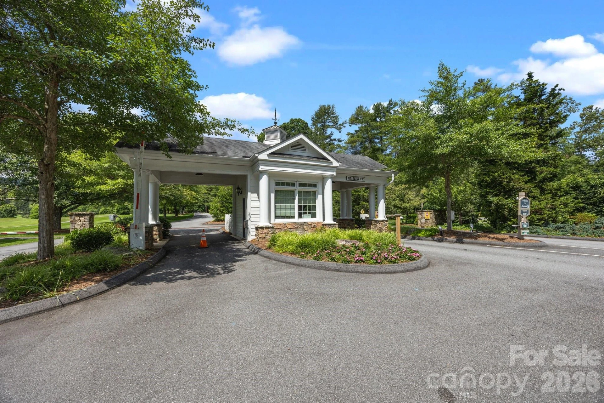 360 Kenmure Drive - Photo 6