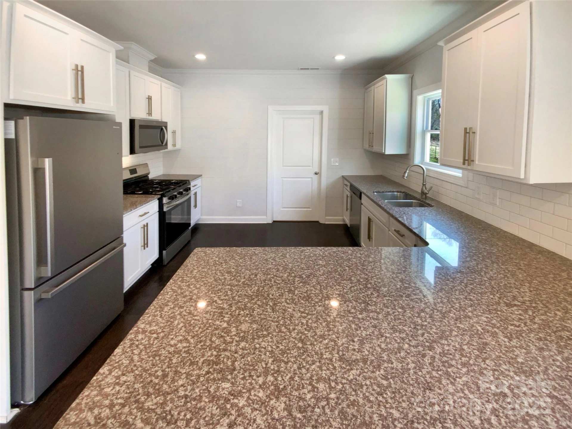 2811 Iveywood Drive - Photo 2