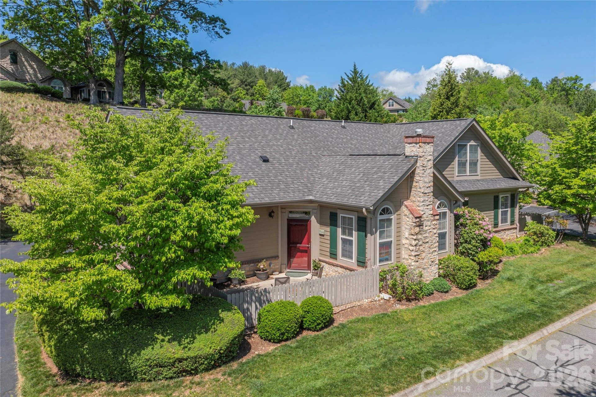 122 Outlook Circle