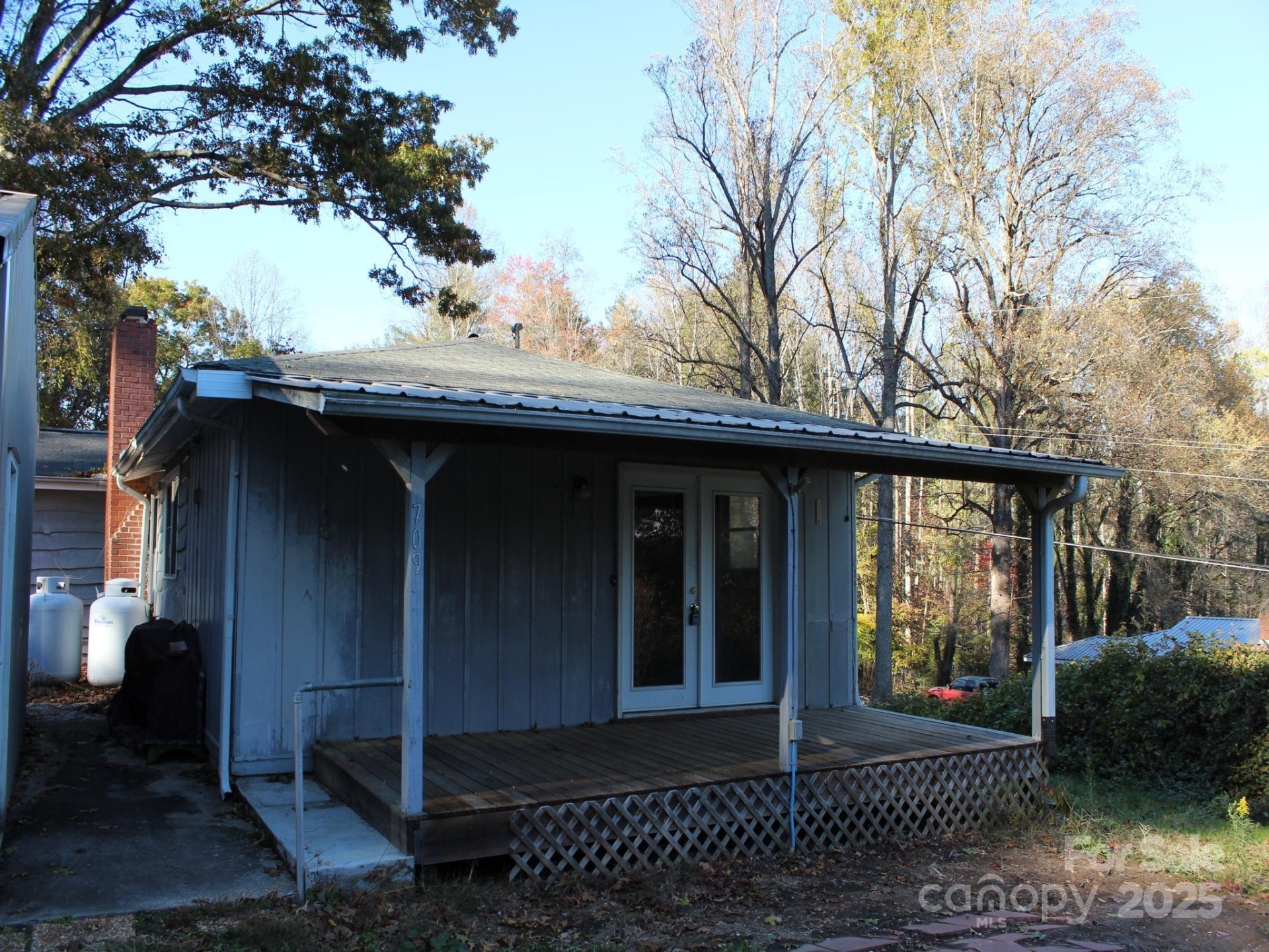 709 Wickins Drive - Photo 3
