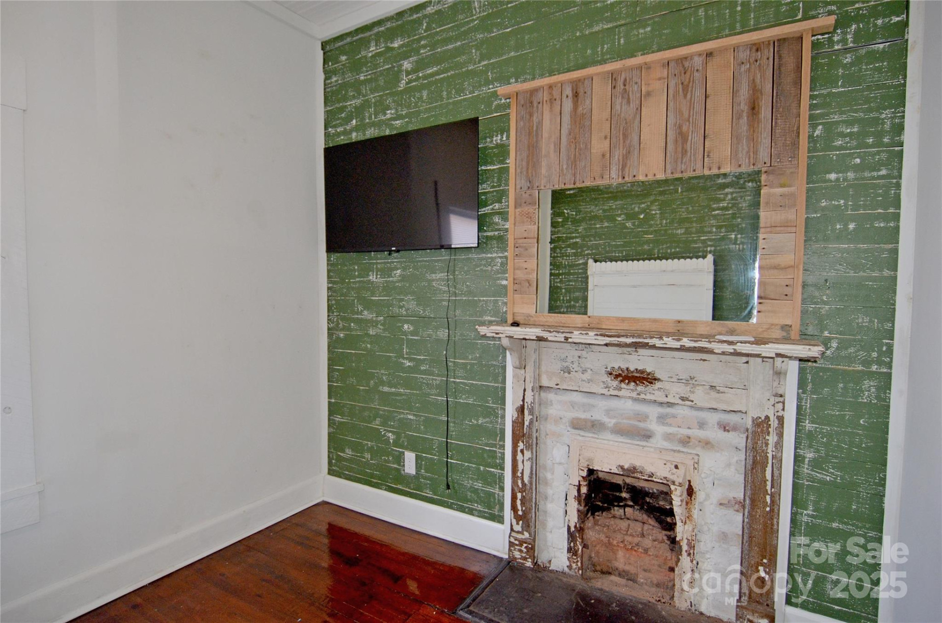 150 Hoyle Street #7 - Photo 17