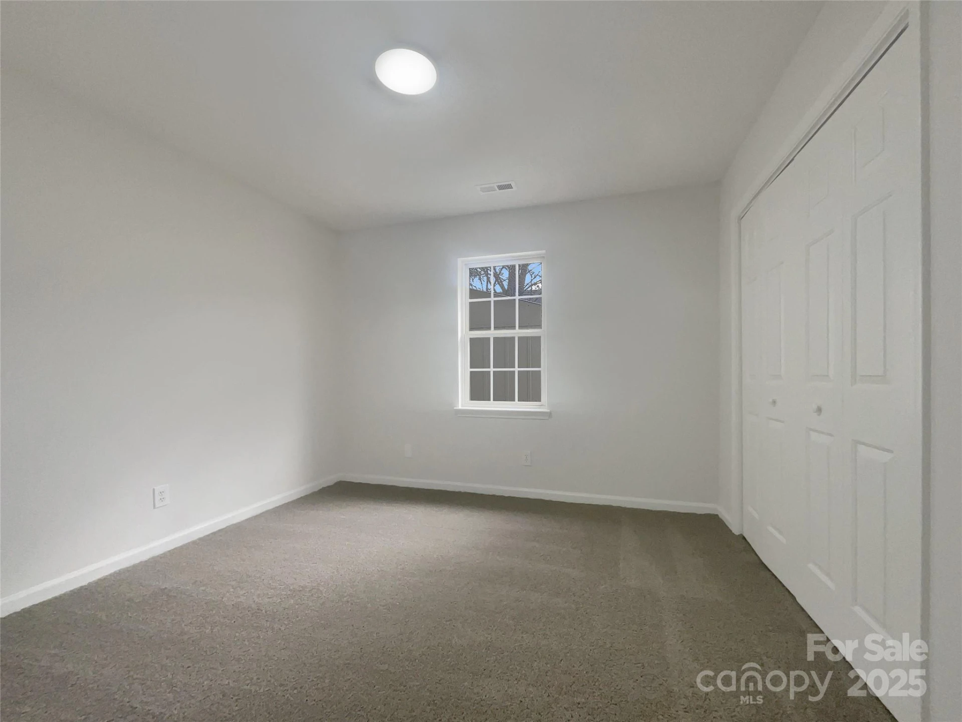121 Shining Armor Court - Photo 12