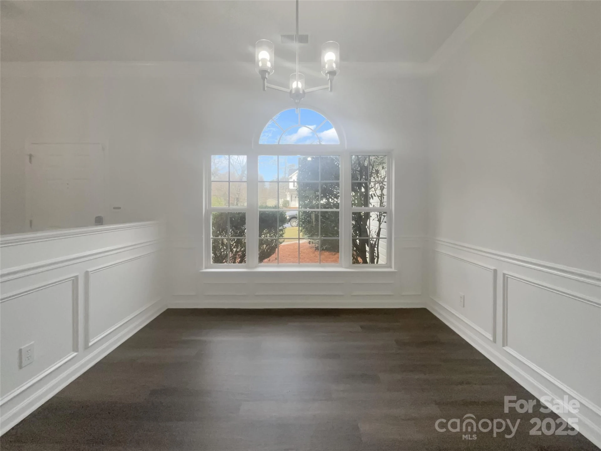 121 Shining Armor Court - Photo 13