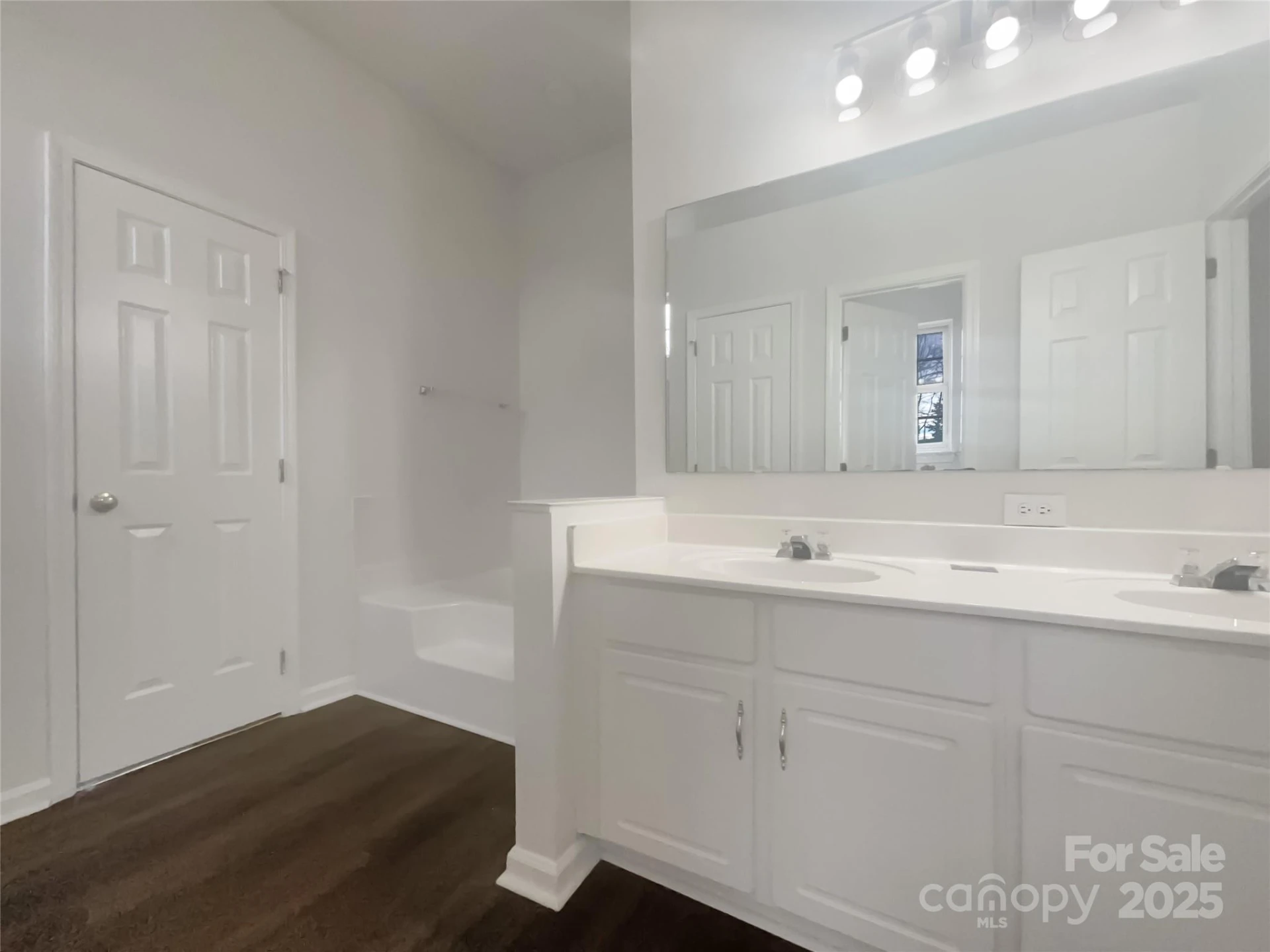 121 Shining Armor Court - Photo 16