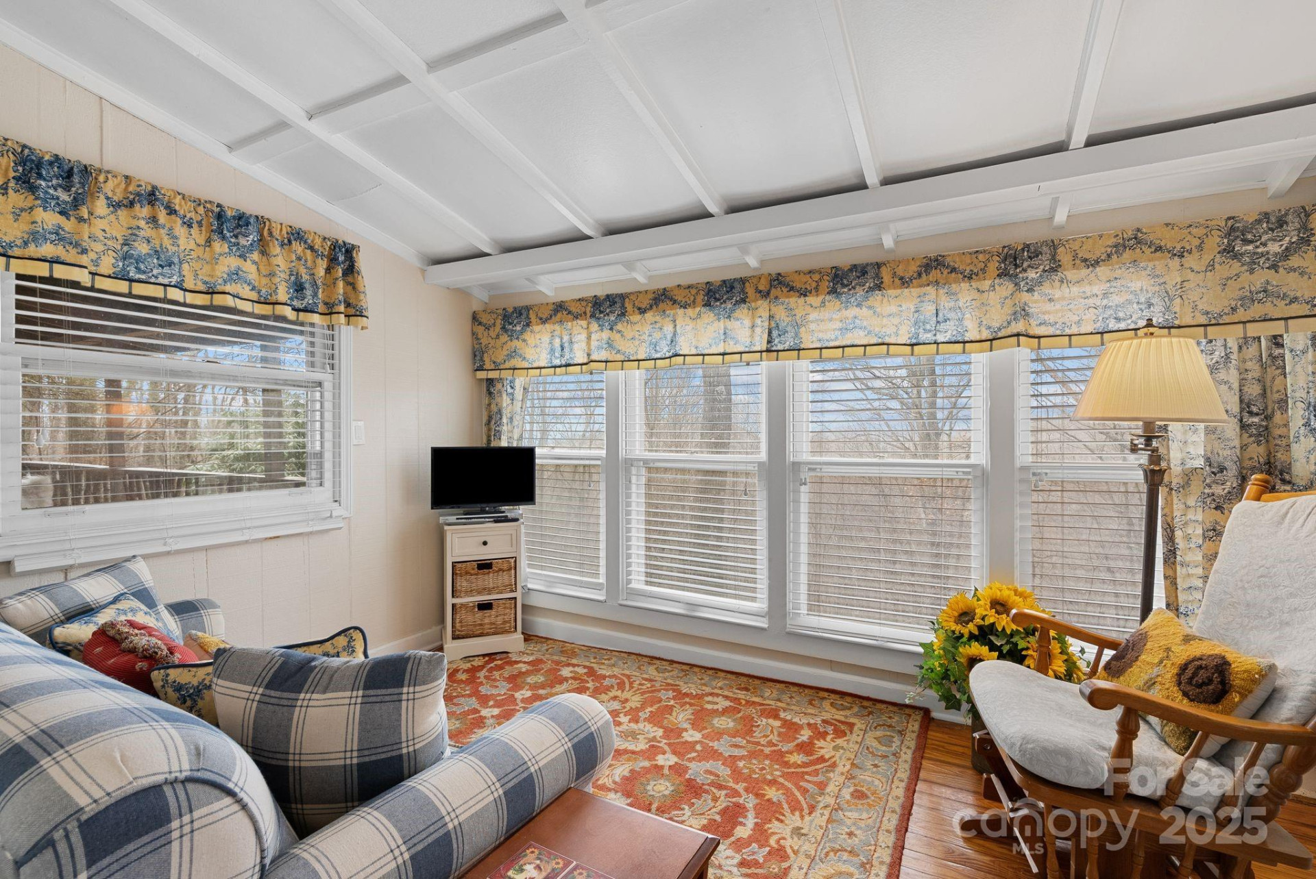 1040 Oak Ridge Lane - Photo 9