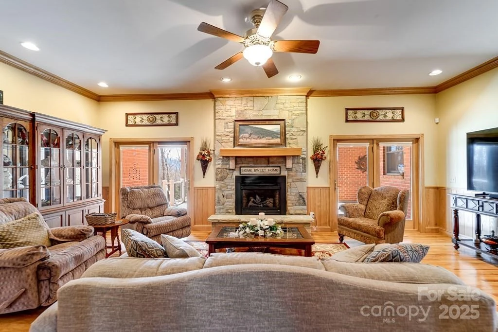 832 Asheville Highway - Photo 11