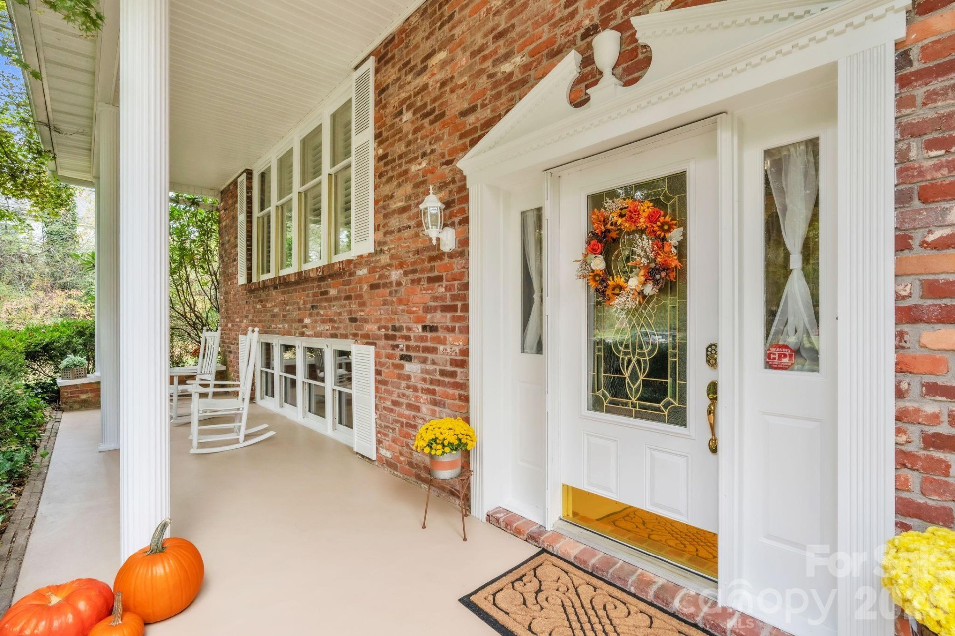 219 Raintree Drive - Photo 2